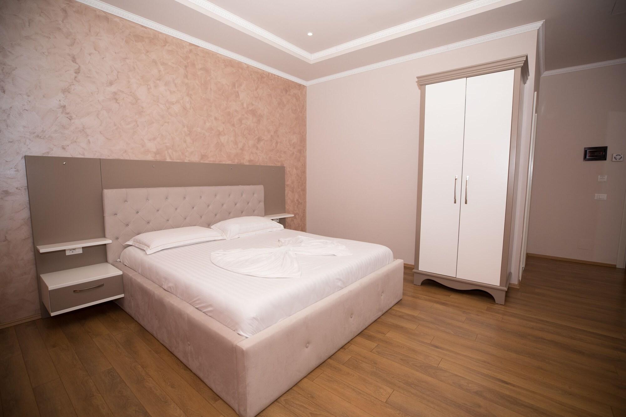 Zeus Hotel Rinas