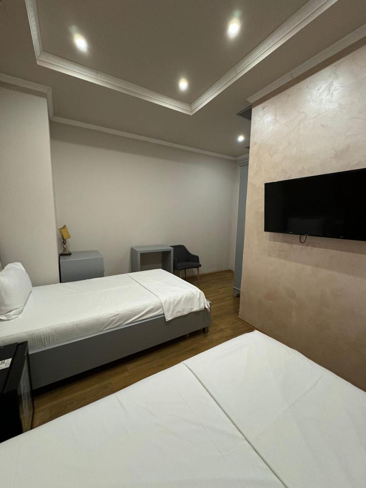 Zeus Hotel 4*